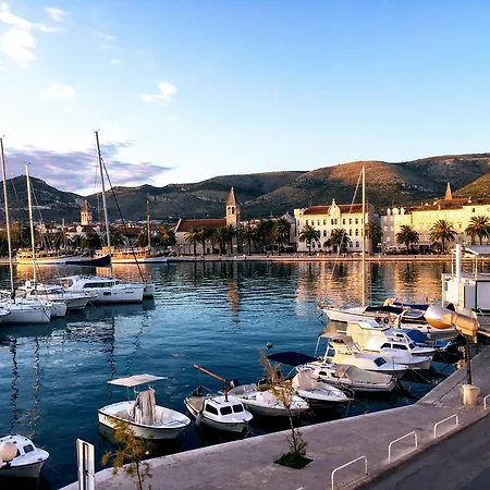 Feral * Trogir
